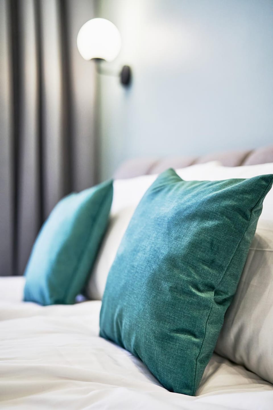 Bed, Photo of the whole room, Decorative detail, Bedroom