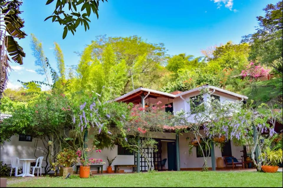 Espectacular finca Familiar en sopetran Antioquia House in Antioquia