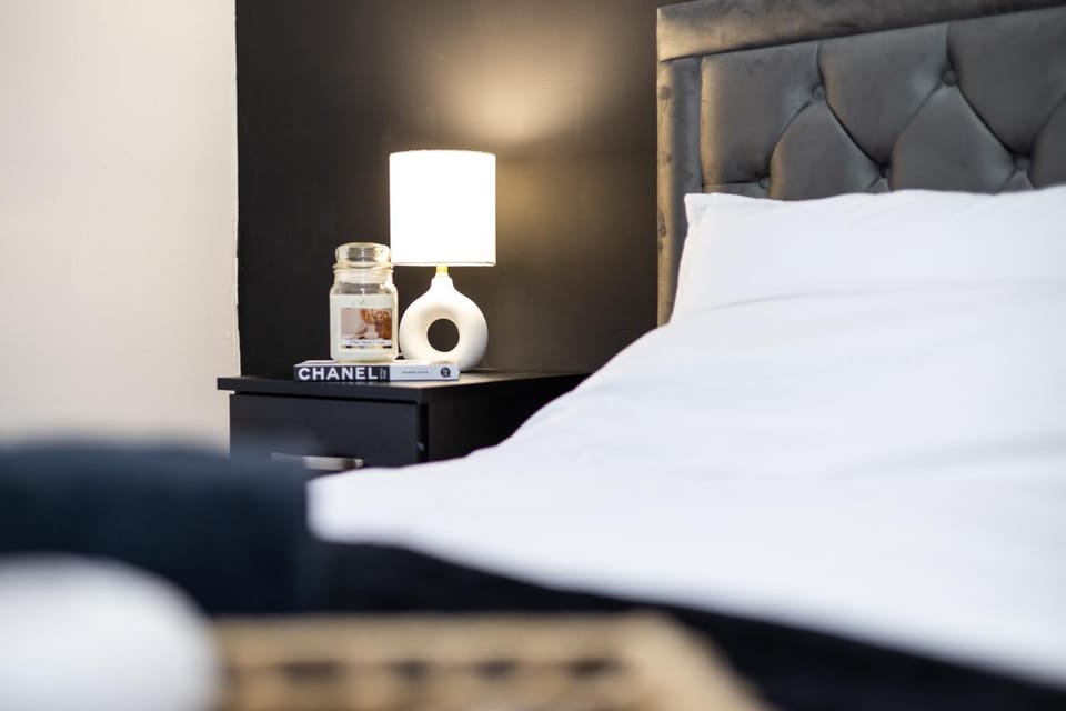 Cozy Home, Sleeps 4,Only 7mins from CENTRE, Parking, WIFI & Netflix House in Leeds
