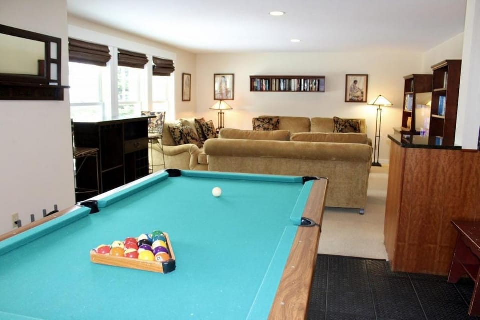 Billiard, Living room