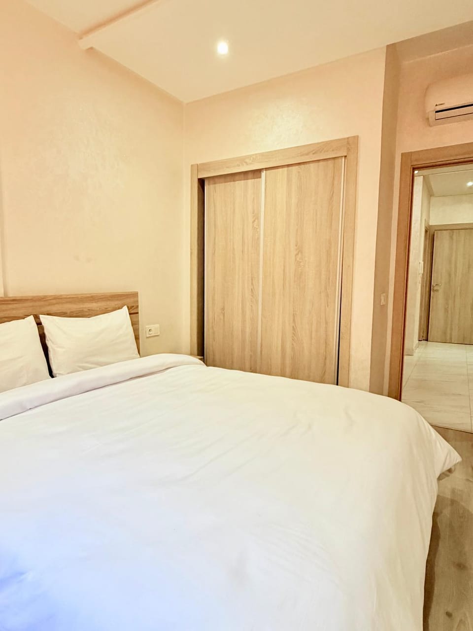 Bedroom, wardrobe, air conditioner