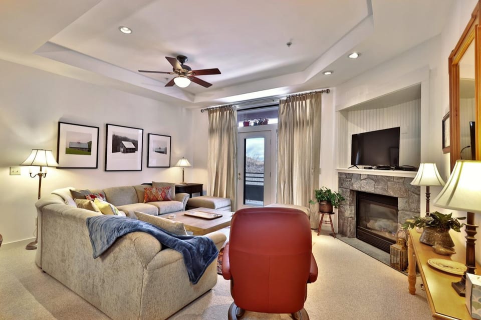 TV and multimedia, Living room, fireplace
