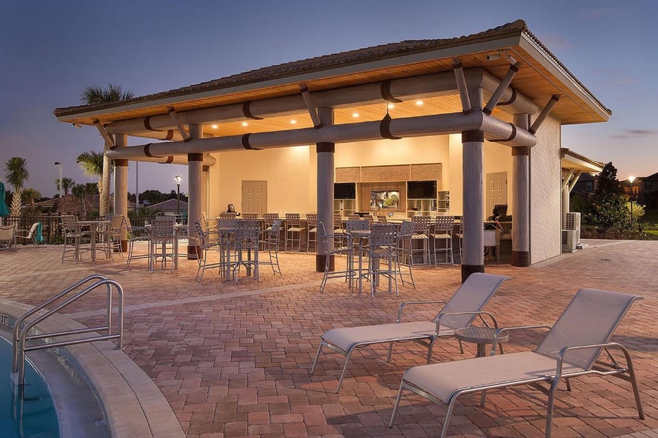 Luxury 5 Bedroom 4 bath private pool Home 266 House in Four Corners