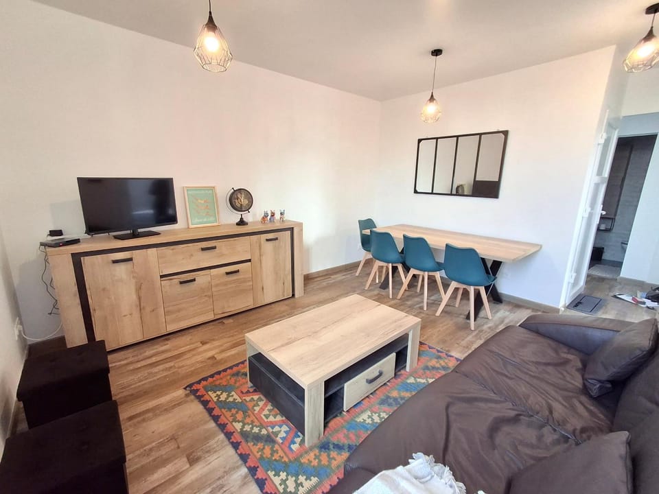 Appartement lumineux 2 ch, proche plage & commerces - FR-1-706-31 Apartment in Nouvelle-Aquitaine