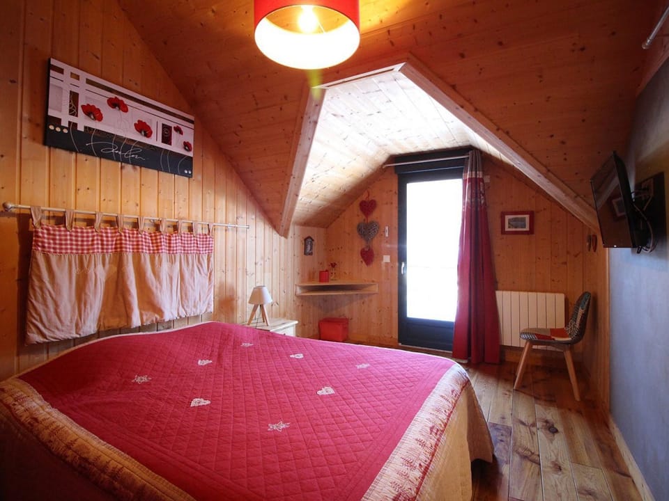 Chalet cosy pour 10 pers., terrasse spacieuse, animaux acceptés - FR-1-608-280 Chalet in Auvergne-Rhône-Alpes