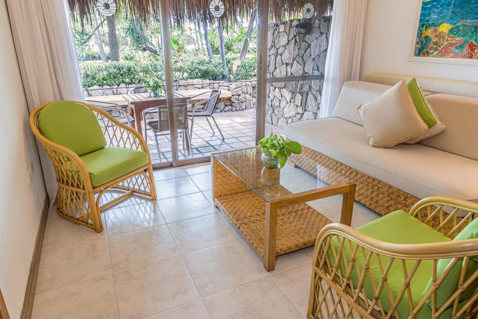 Patio, Living room, Seating area, Garden view