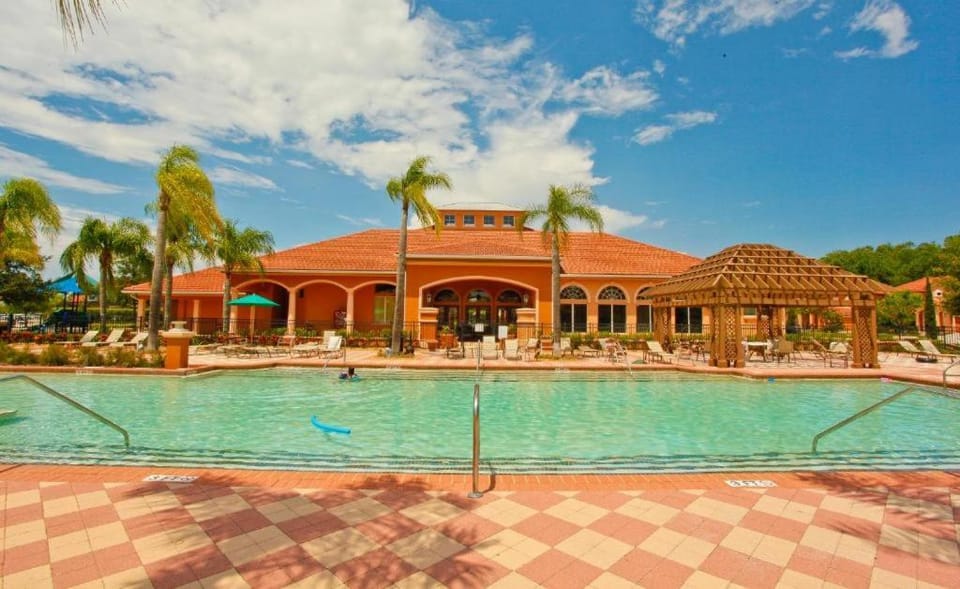 Luxury 4 bedroom 3 bath pool Home 283 House in Lake Berkley