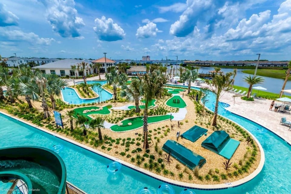 Luxury 4 bedroom 3 bath pool Home 271 House in Kissimmee