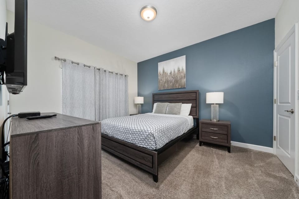 Spacious 4BR Townhome Private Pool & Resort Access 114 House in Four Corners