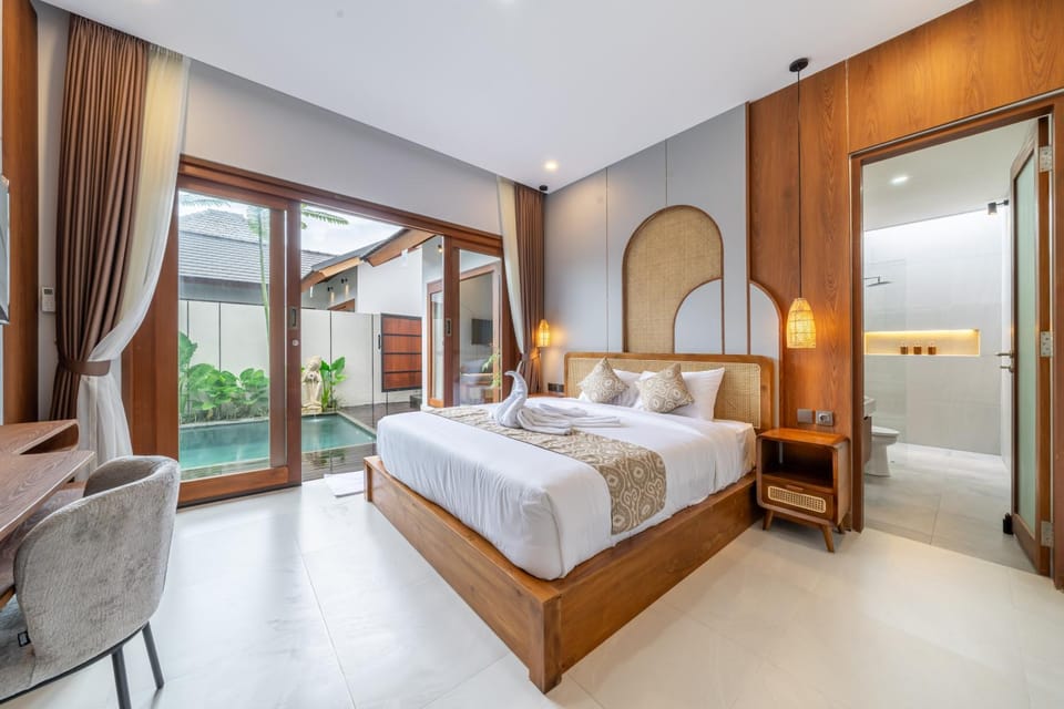 Bed, Photo of the whole room, Bedroom, Pool view, Swimming pool, towels