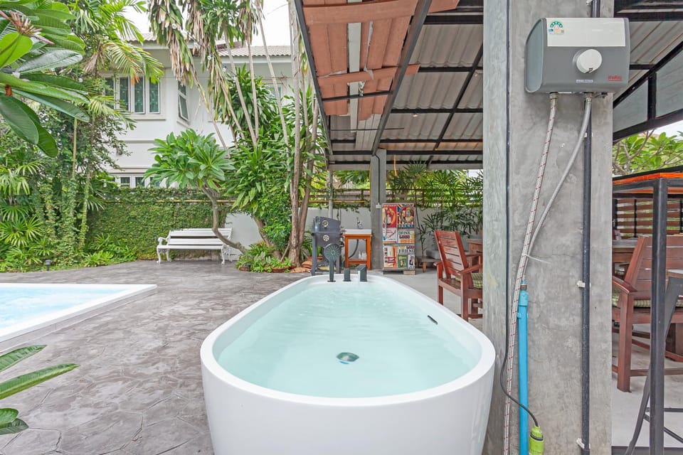 Lanna Private Pool Villa 5min Nimman Villa in Chiang Mai