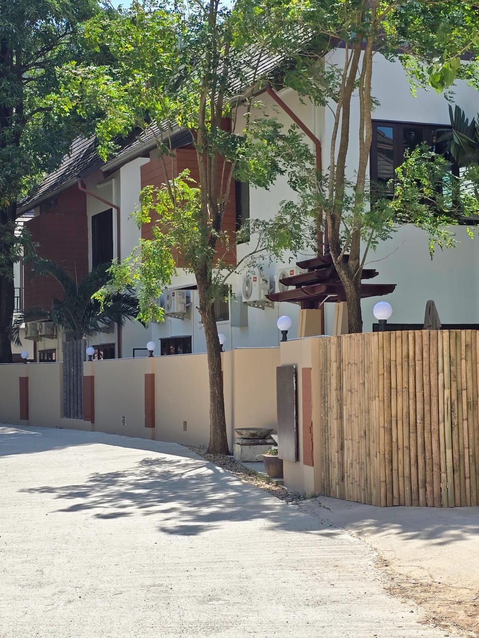 Property building, Street view