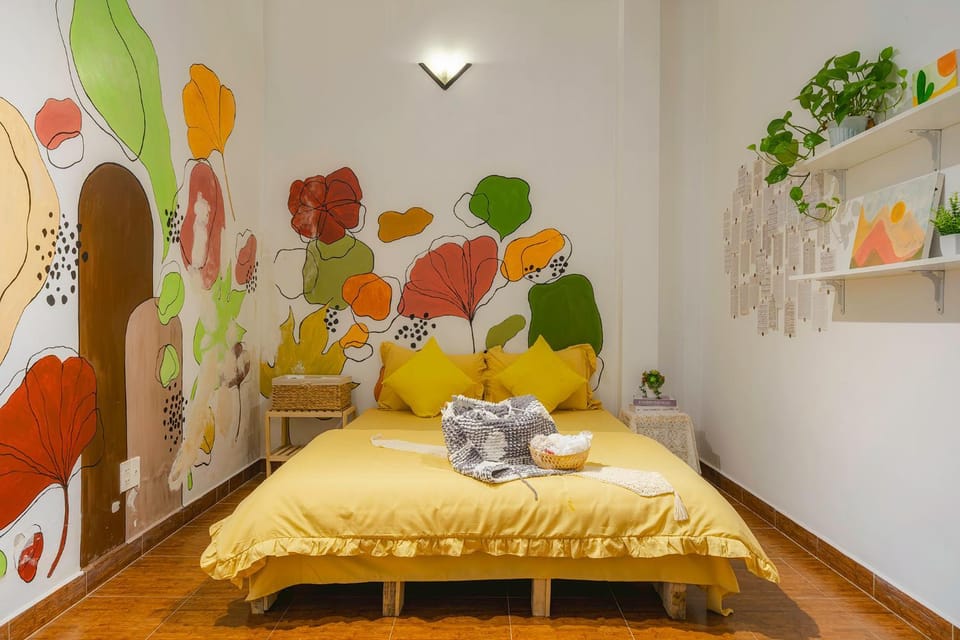 Photo of the whole room, Bedroom