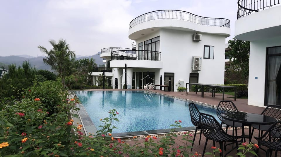 2 Detached 3BR Lakeview Villas Ivory Hoa Binh Villa in Laos