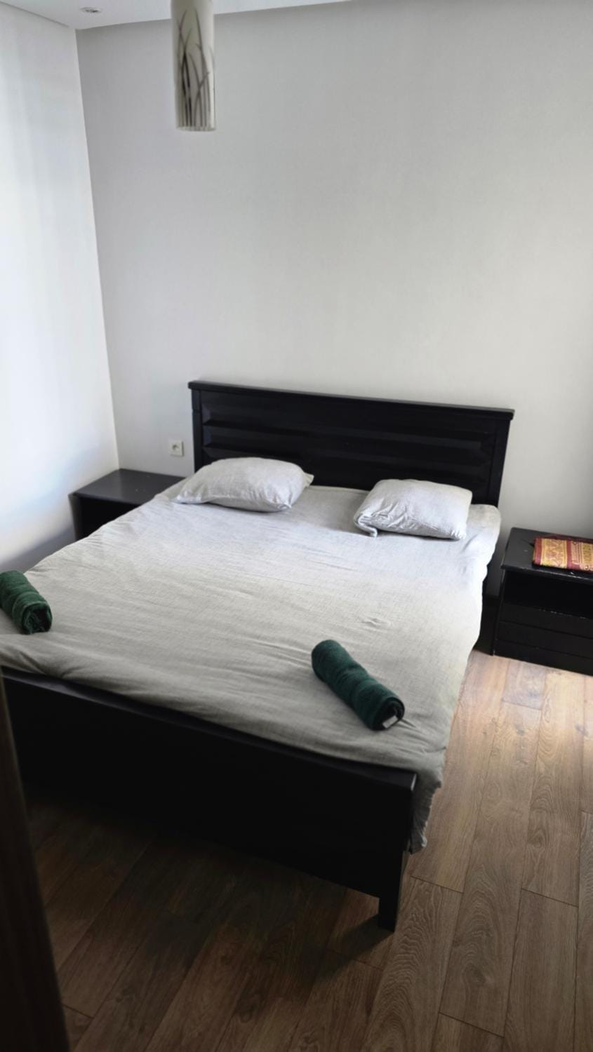 Bed, Photo of the whole room, Bedroom, heating, air conditioner