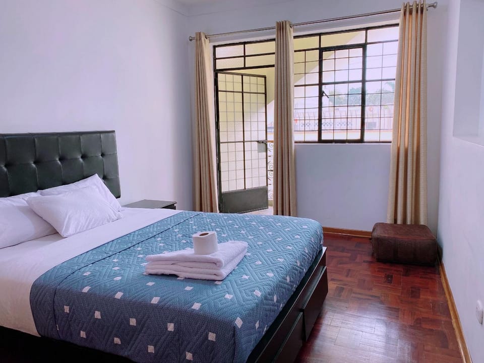 Bed, Other, Photo of the whole room, Family