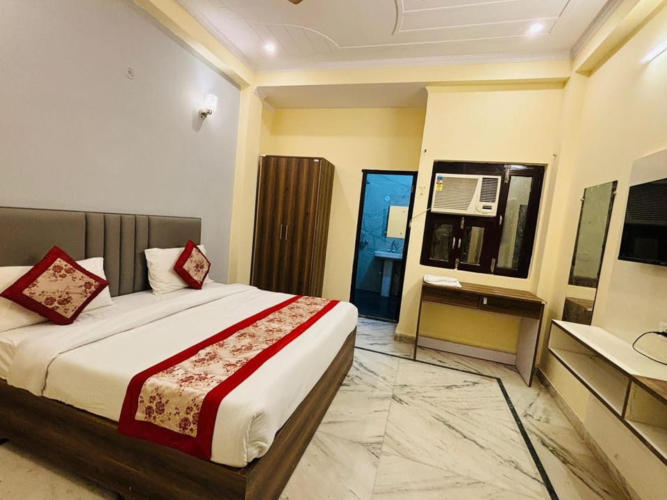 Bed, Bedroom, air conditioner