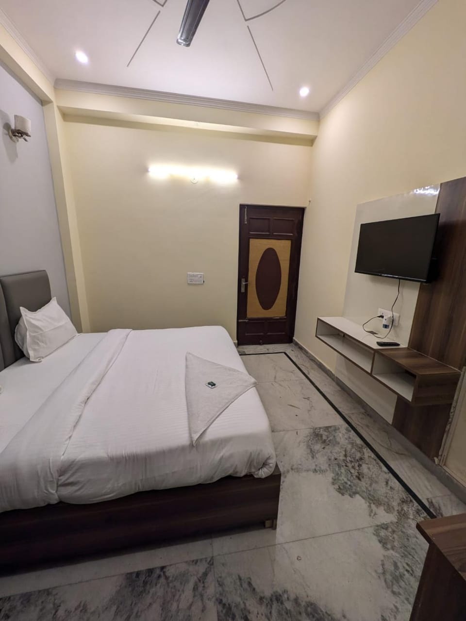 Hotel Vegas Corporate Suites By Aura Hotel in Noida