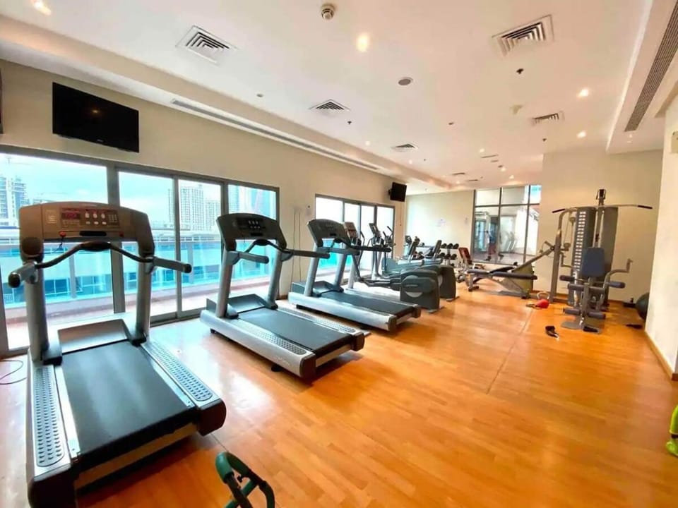 Studio in Dubai Marina near Beach and Metro with fast wifi and Car Parking Z507 Apartment in Dubai