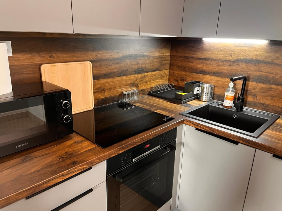 Coffee/tea facilities, Kitchen or kitchenette, dishwasher, minibar