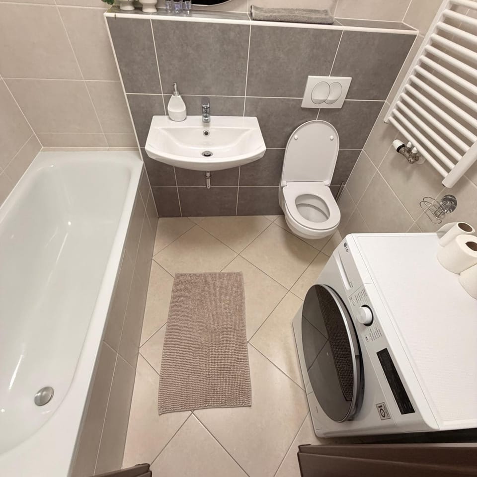 Toilet, Bathroom