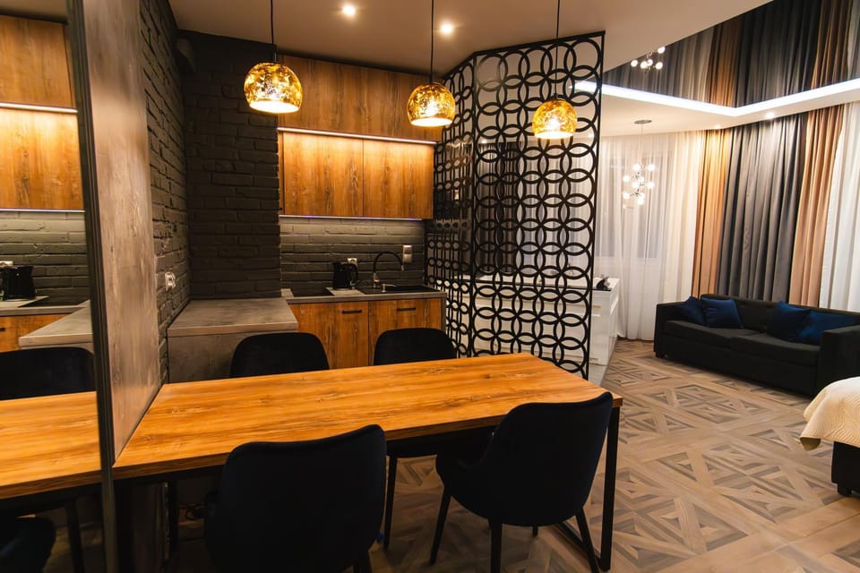 Hot Tub, Kitchen or kitchenette, Living room, Seating area, Dining area, Bath
