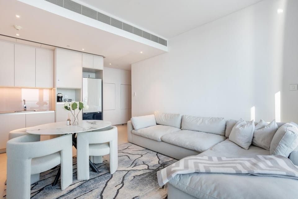 Luxury Escape w Stunning Views Address JBR 1BR Apartment in Dubai