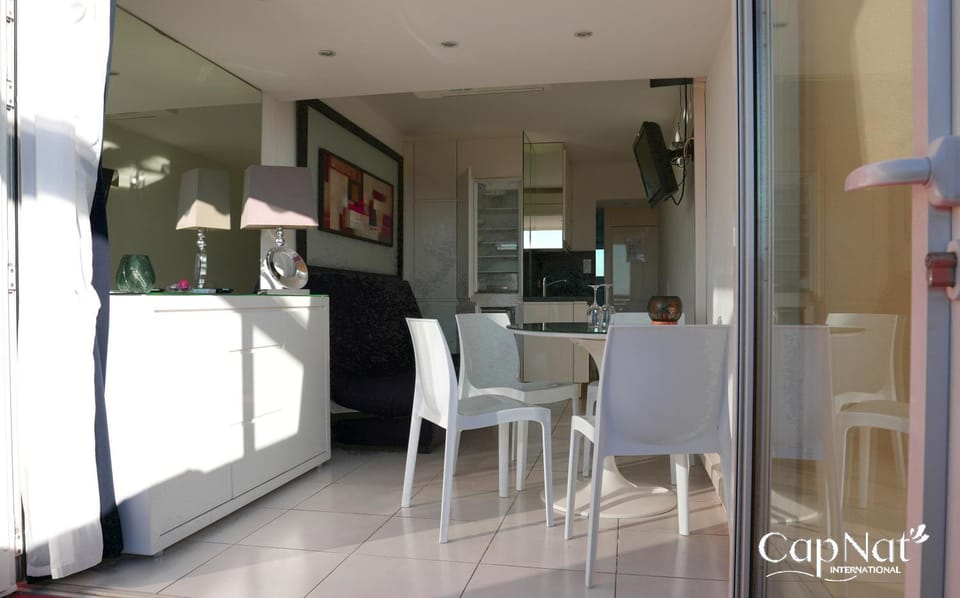 Kitchen or kitchenette, Living room, kitchen, kitchen