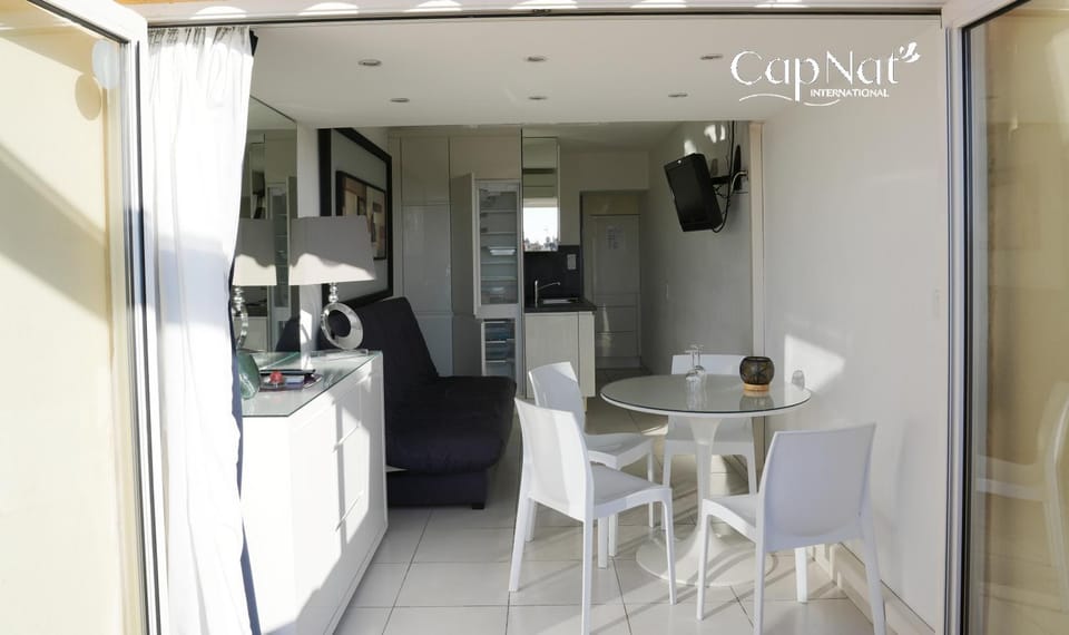 TV and multimedia, Kitchen or kitchenette, Living room, Dining area, kitchen, kitchen