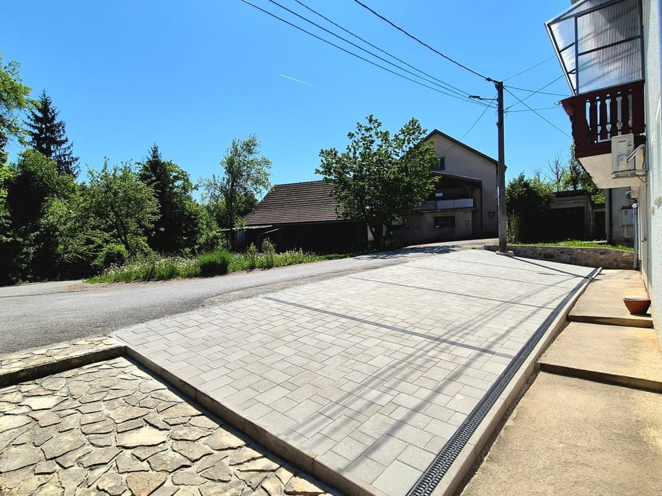 Property building, Day, Parking