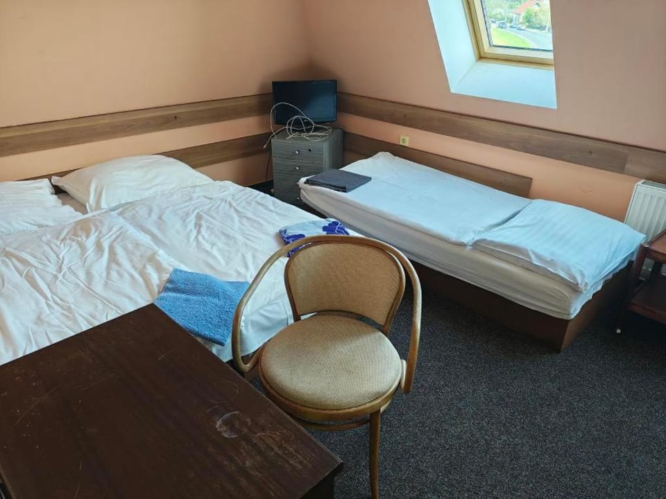 Motel Oseček Bed and Breakfast in Lower Silesian Voivodeship
