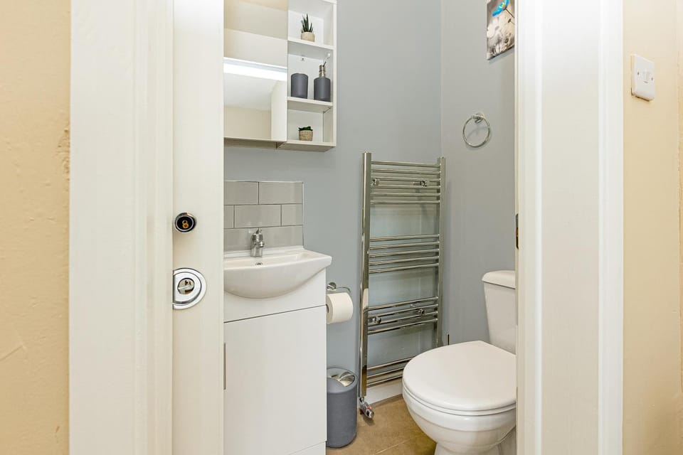 Toilet, Bathroom