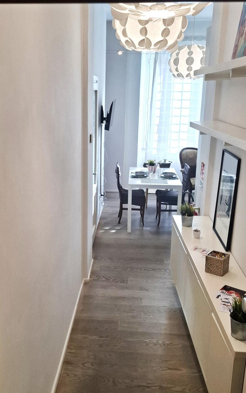 Facade/entrance, Dining area