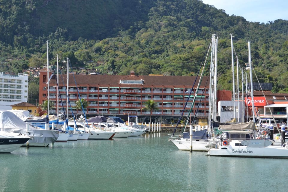 Flat Bijoux FRENTE MAR no Shopping Piratas , com estacionamento gratuito Apartment in Angra dos Reis