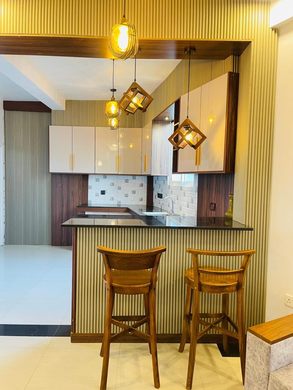 Kitchen or kitchenette, Dining area