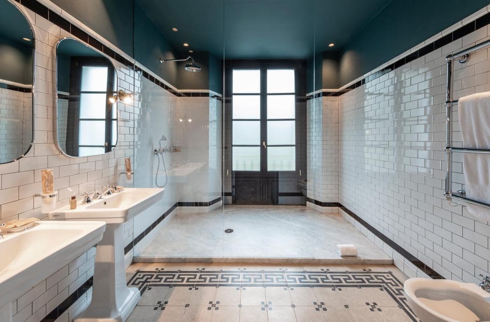 Shower, Bathroom, towels