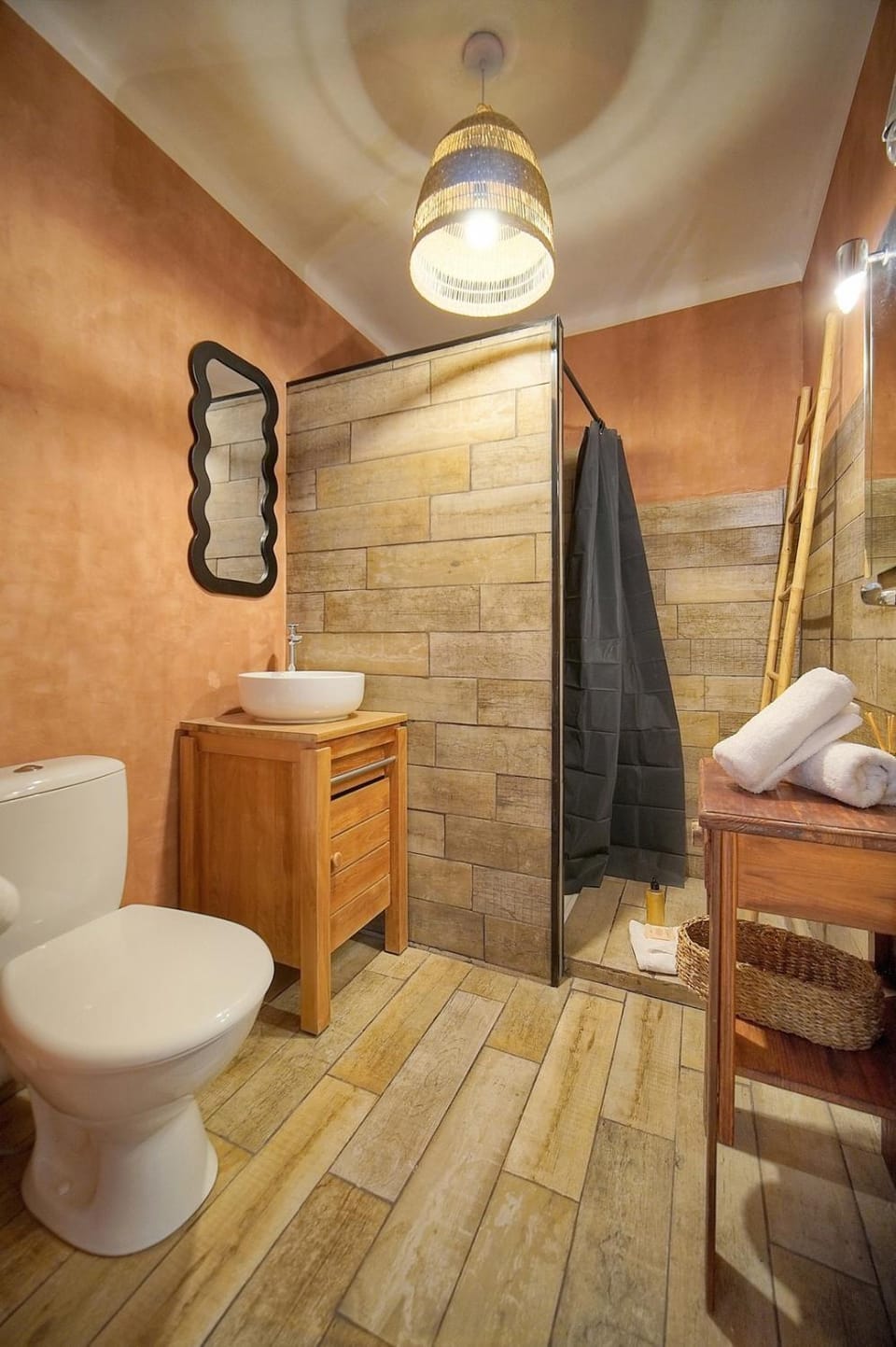 Shower, Toilet, towels