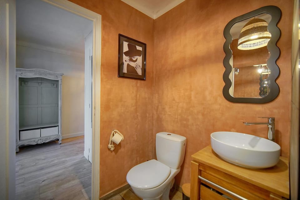 Toilet, Bathroom