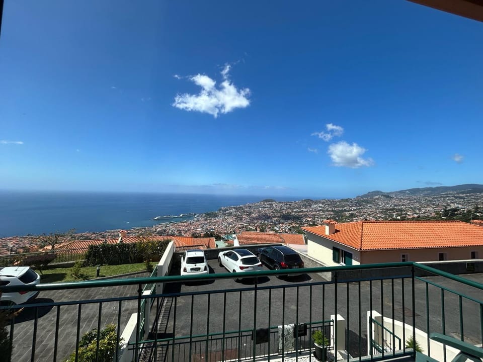 Sea view, Parking