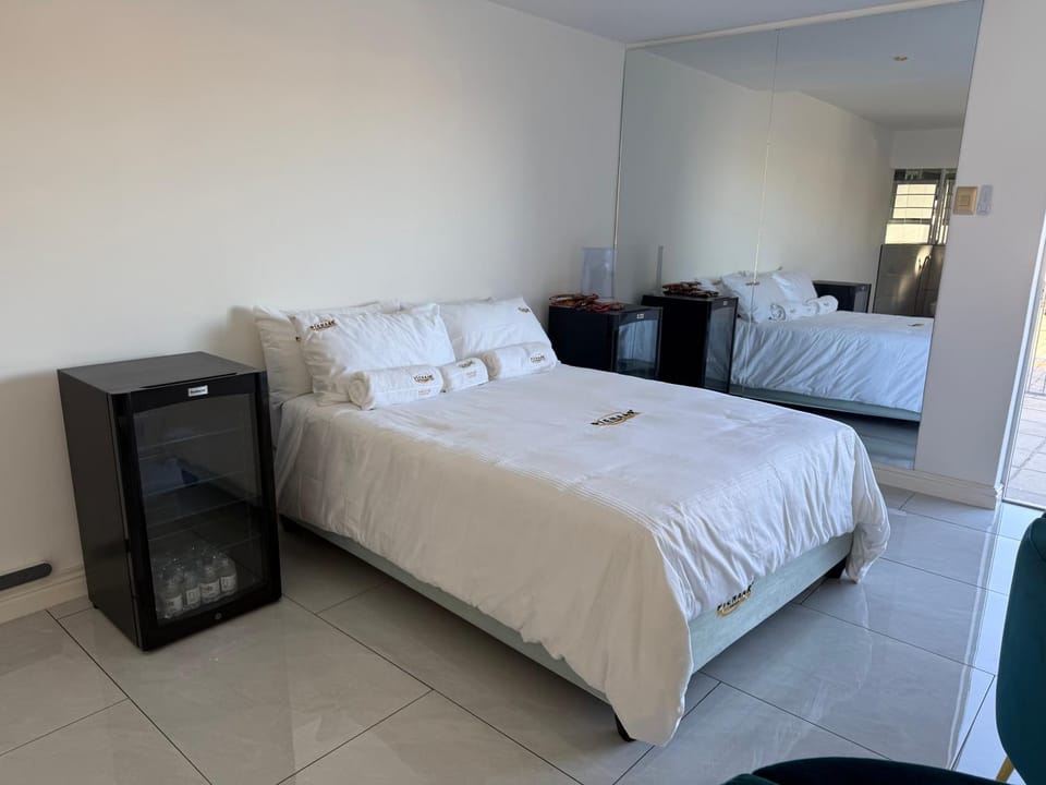 Humewood Gardens Private Suite Apartment in Port Elizabeth