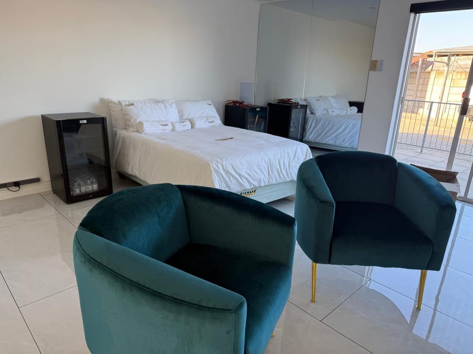 Humewood Gardens Private Suite Apartment in Port Elizabeth