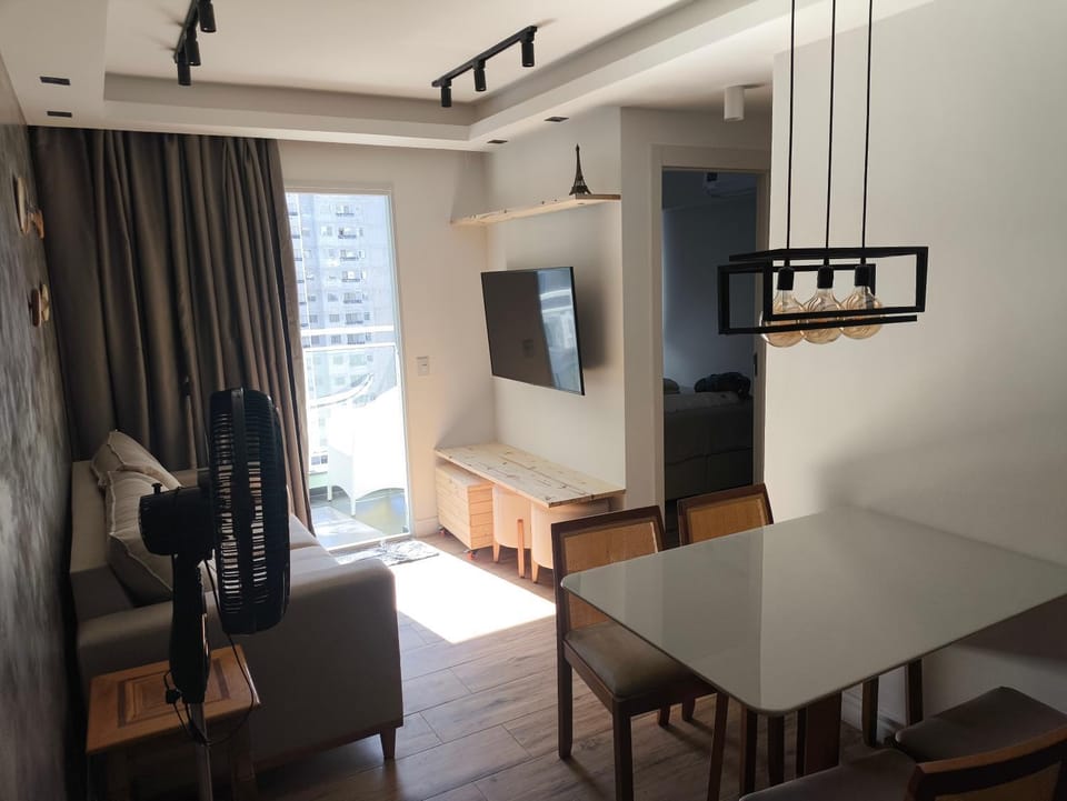 Belíssimo AP 2 quartos com suíte , piscina e vaga de garagem no coração do RJ Apartment in Rio de Janeiro