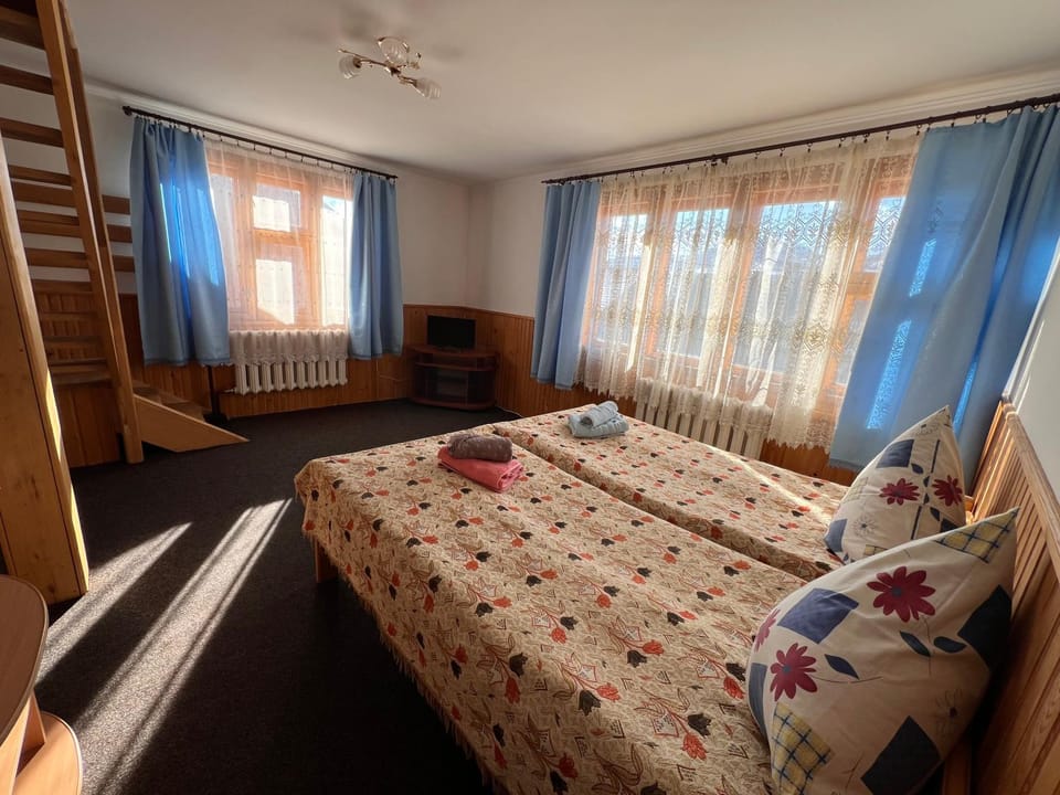 Bed, Photo of the whole room