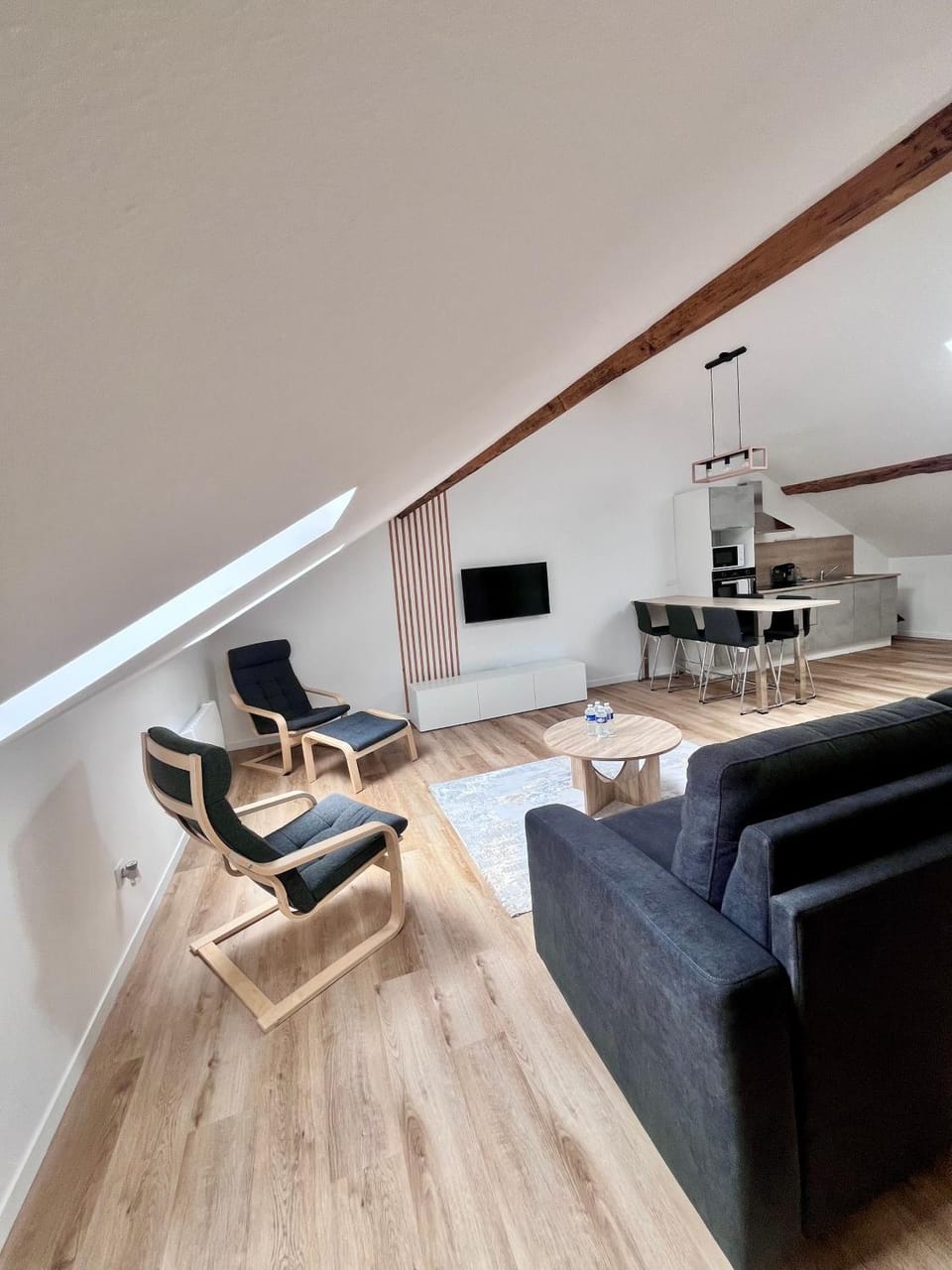 Communal lounge/ TV room, TV and multimedia, Living room, Seating area