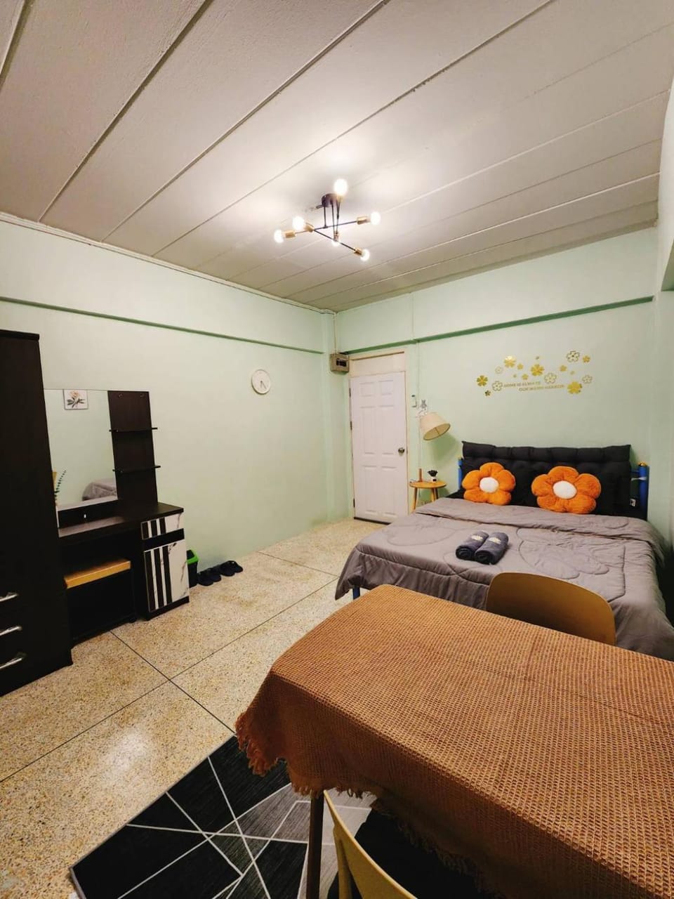 Photo of the whole room