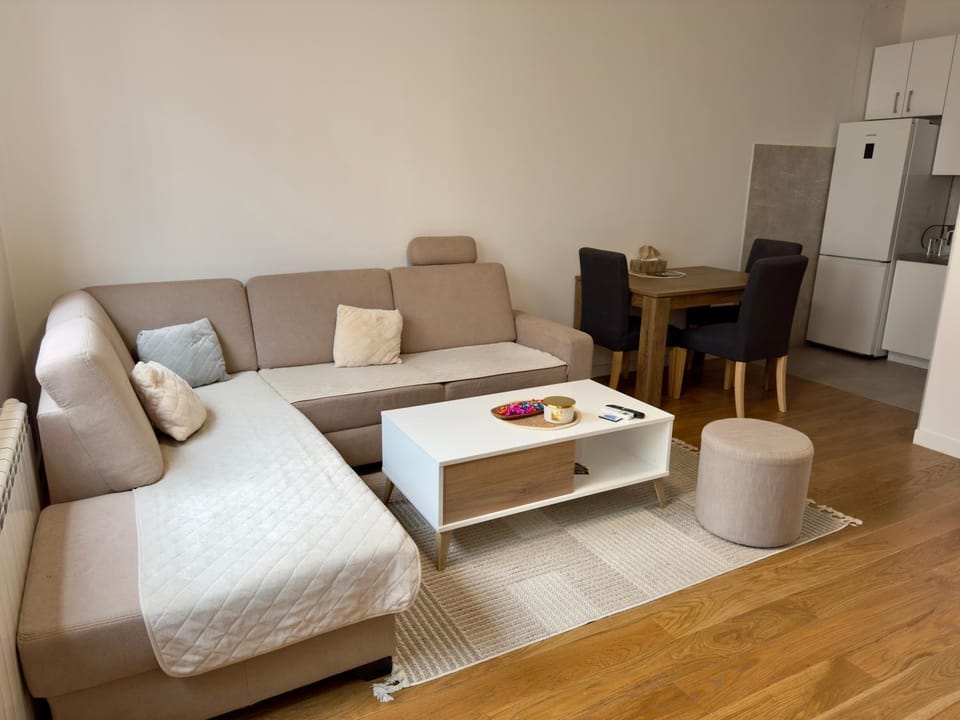 Kitchen or kitchenette, Living room, Seating area
