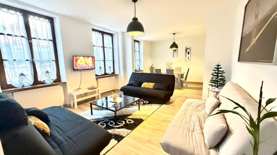 TV and multimedia, Seating area