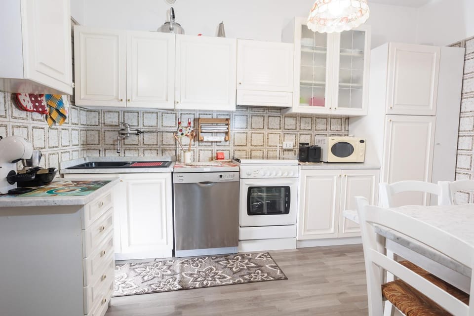 Kitchen or kitchenette, dishwasher, oven, pet friendly, stove, toaster, kitchen