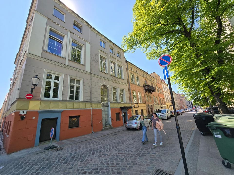 Property building, Street view