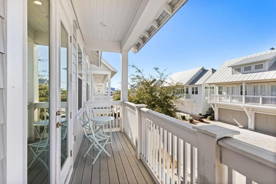 Sea la Vie by Stay On 30A- Pool, Bikes, Golf Cart House in South Walton County